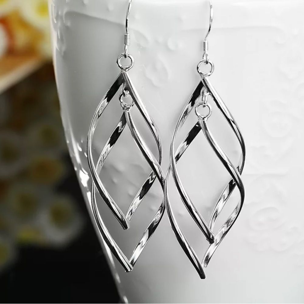 2/$20 ABSTRACT DROP EARRINGS‎